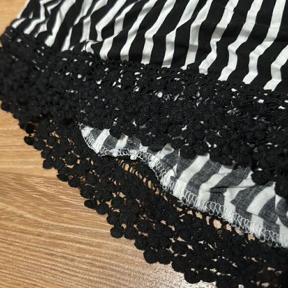 Abercrombie kids black striped lace shorts size xl - Picture 2 of 5